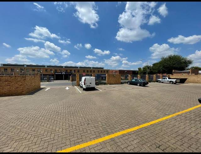 INDUSTRIAL PROPERTY TO RENT IN HENNOPSPARK